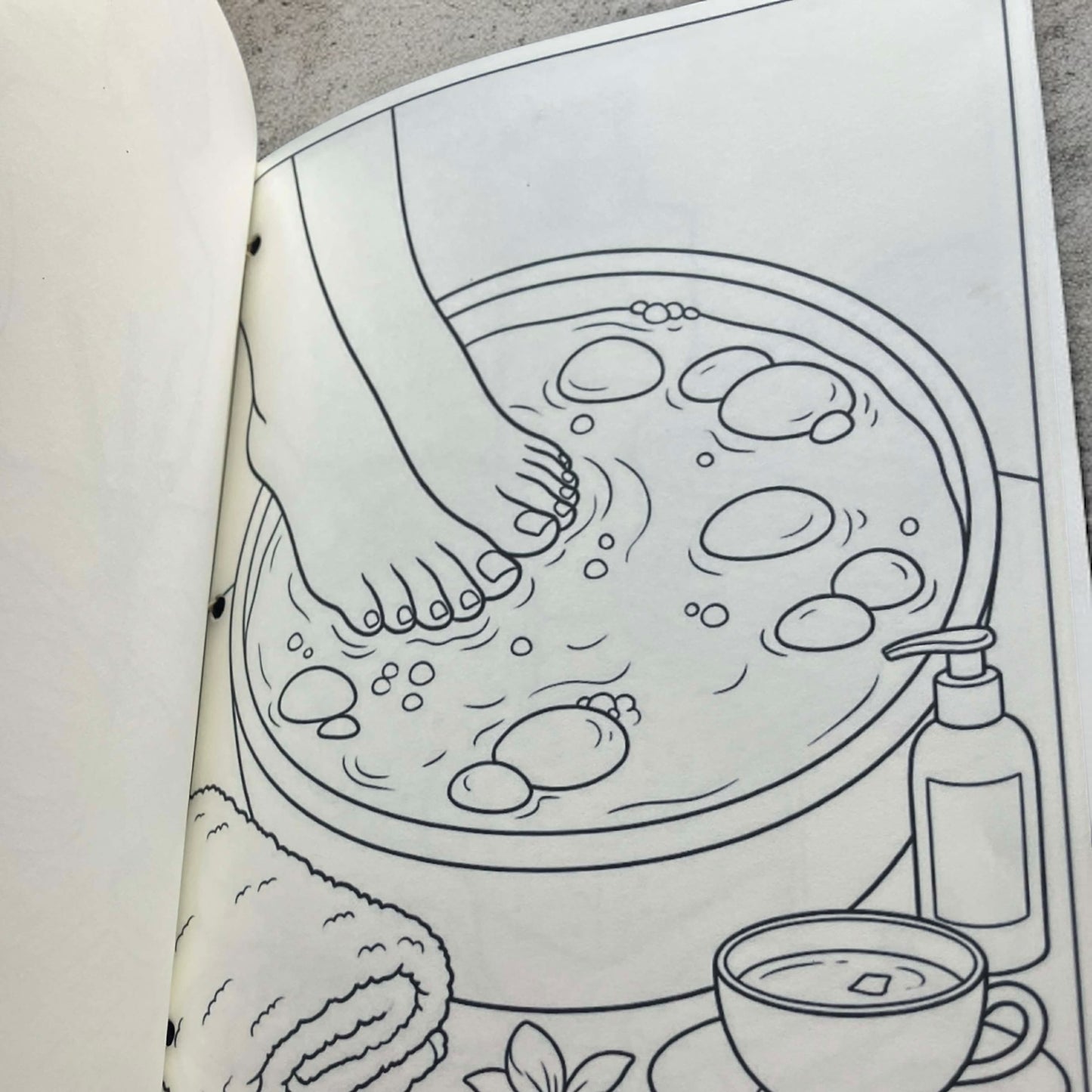 TT&D COLORING EXPERIENCE: PAGES OF CALM,LUXE AND INTENTIONAL SELF-CARE